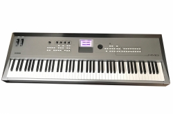 Yamaha MM8 Synthesizer E-Piano