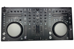 Pioneer DDJ-S1 DJ Console