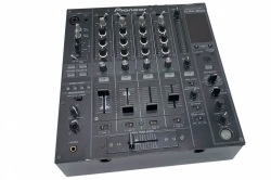 Pioneer DJM 800 DJ Mixer